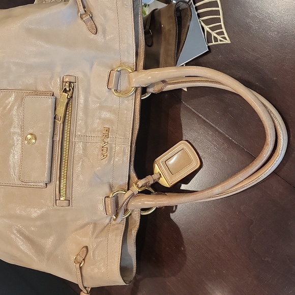Authentic Prada leather bag - Picture 6 of 11
